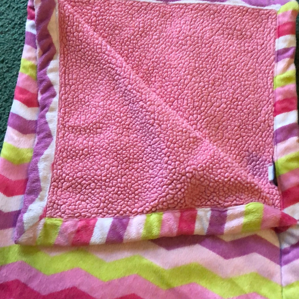 Beautiful baby blanket by Falls Creek!multicolr
